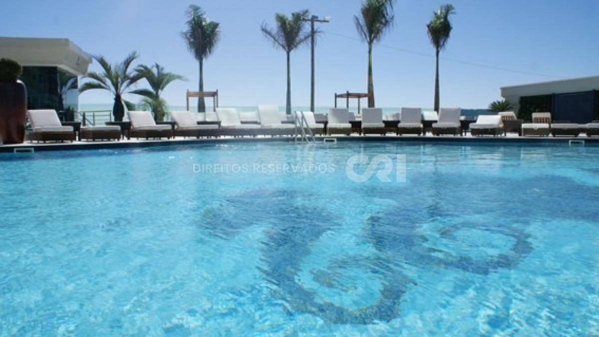 Apartamento frente mar com 4 suítes no Atlantic Paradise Towers na Meia Praia em Itapema