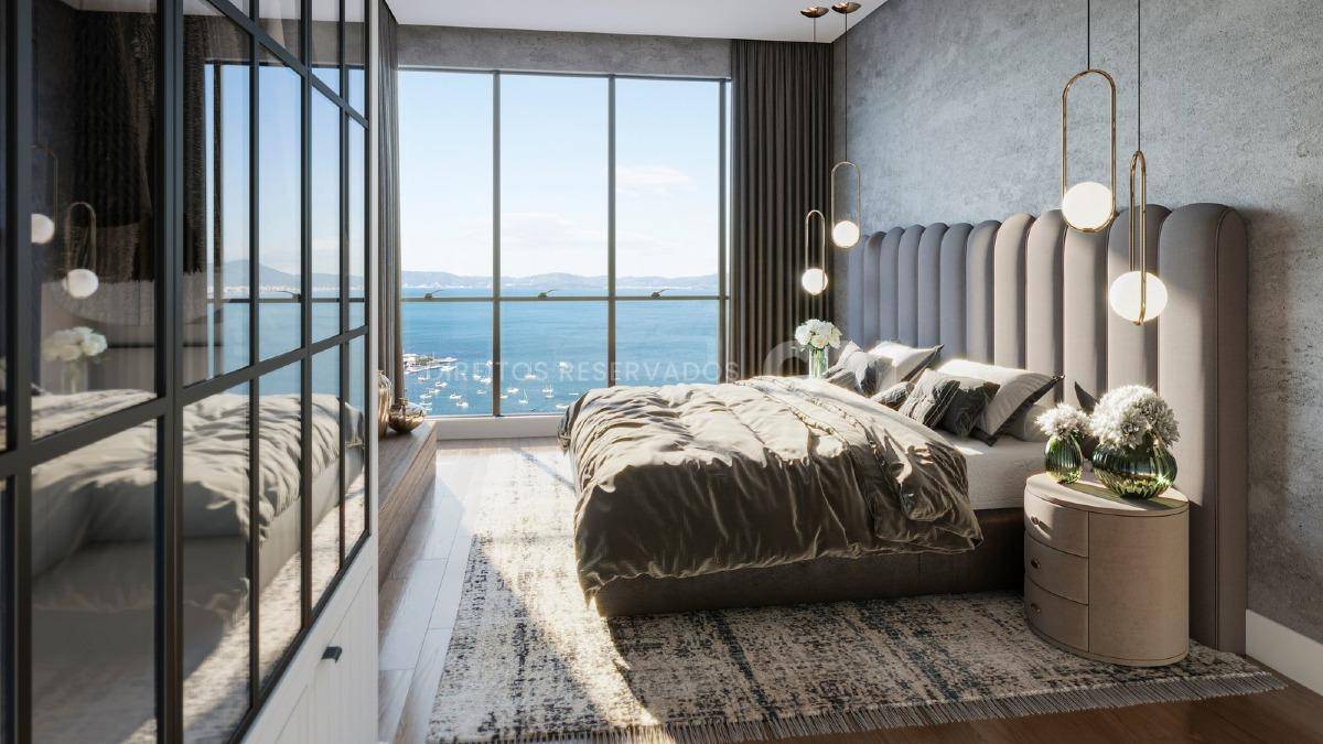 Apartamento com 4 suítes no Number One Tower Frente Mar no Centro em Itapema