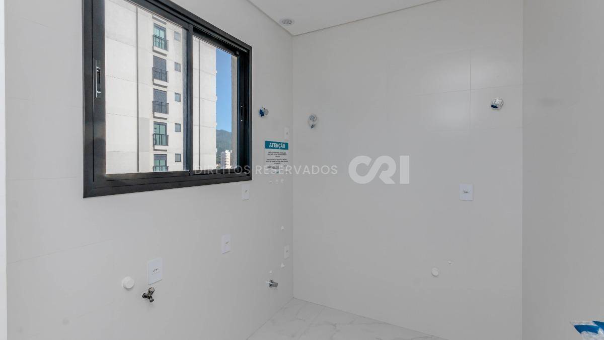 Apartamento com 4 suítes no Edifício Jardim Europa em Balneário Perequê, Porto Belo