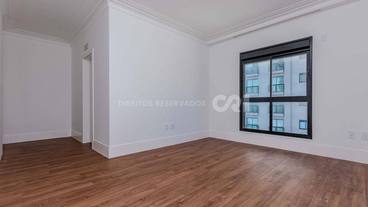 Apartamento com 4 suítes no Edifício Jardim Europa em Balneário Perequê, Porto Belo