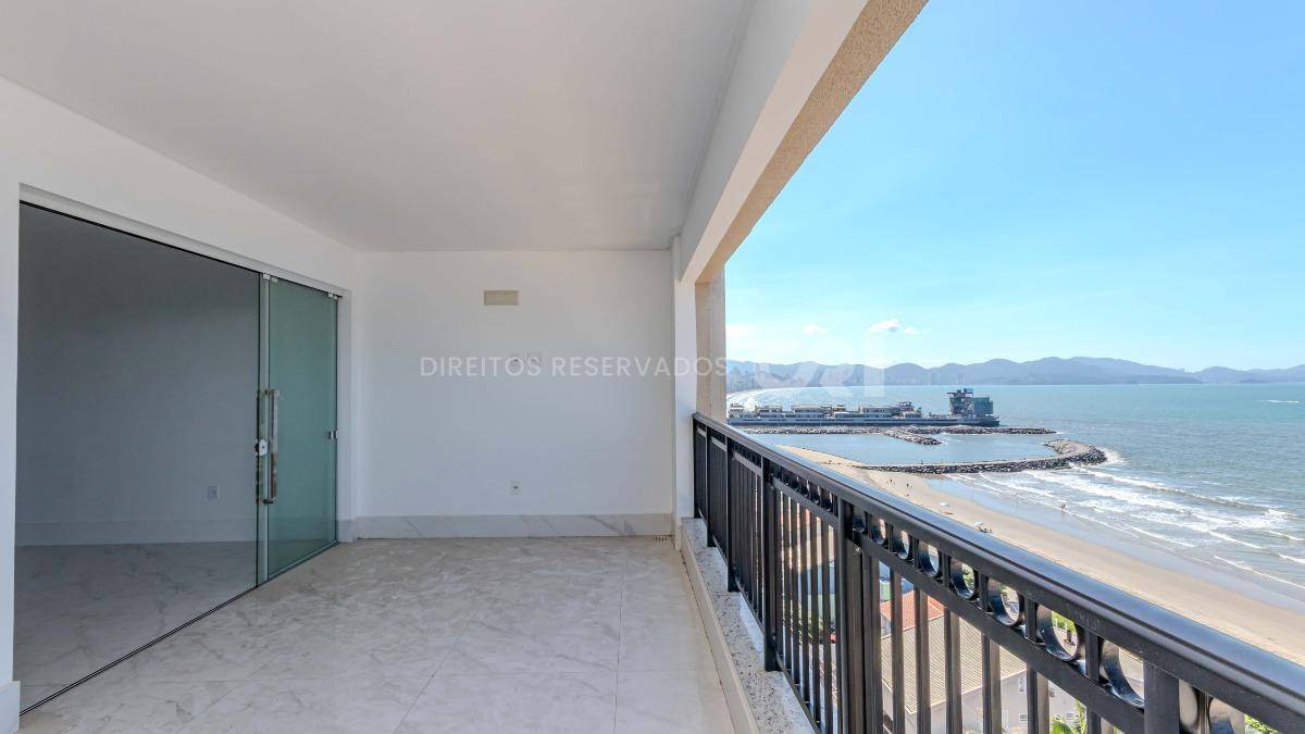 Apartamento com 4 suítes no Edifício Jardim Europa em Balneário Perequê, Porto Belo