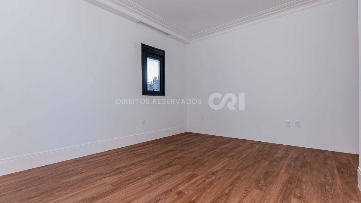 Apartamento com 4 suítes no Edifício Jardim Europa em Balneário Perequê, Porto Belo