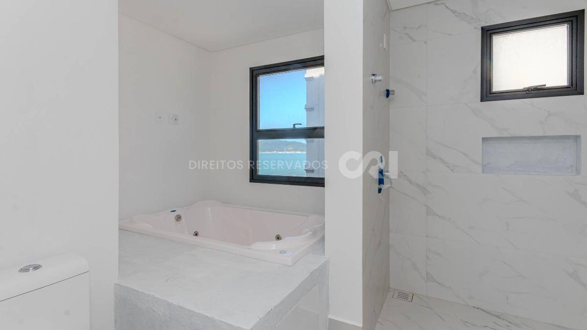 Apartamento com 4 suítes no Edifício Jardim Europa em Balneário Perequê, Porto Belo