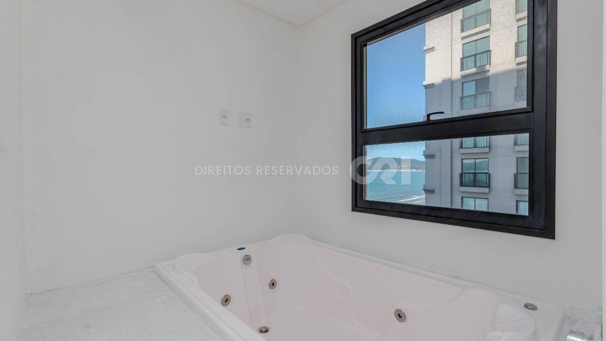 Apartamento com 4 suítes no Edifício Jardim Europa em Balneário Perequê, Porto Belo