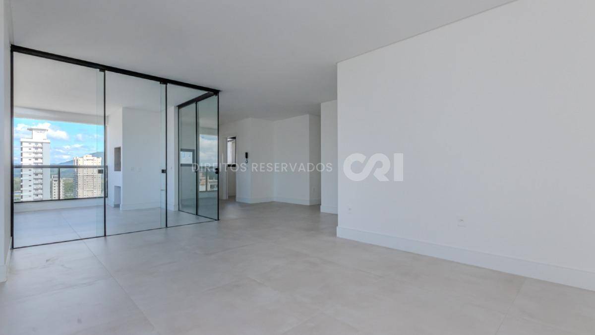 Apartamento com 3 suítes no edifício Fiori Del Mare na Meia Praia, Itapema
