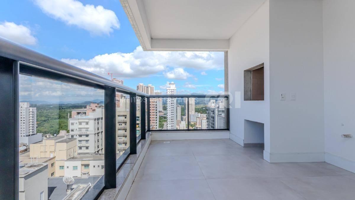 Apartamento com 3 suítes no edifício Fiori Del Mare na Meia Praia, Itapema