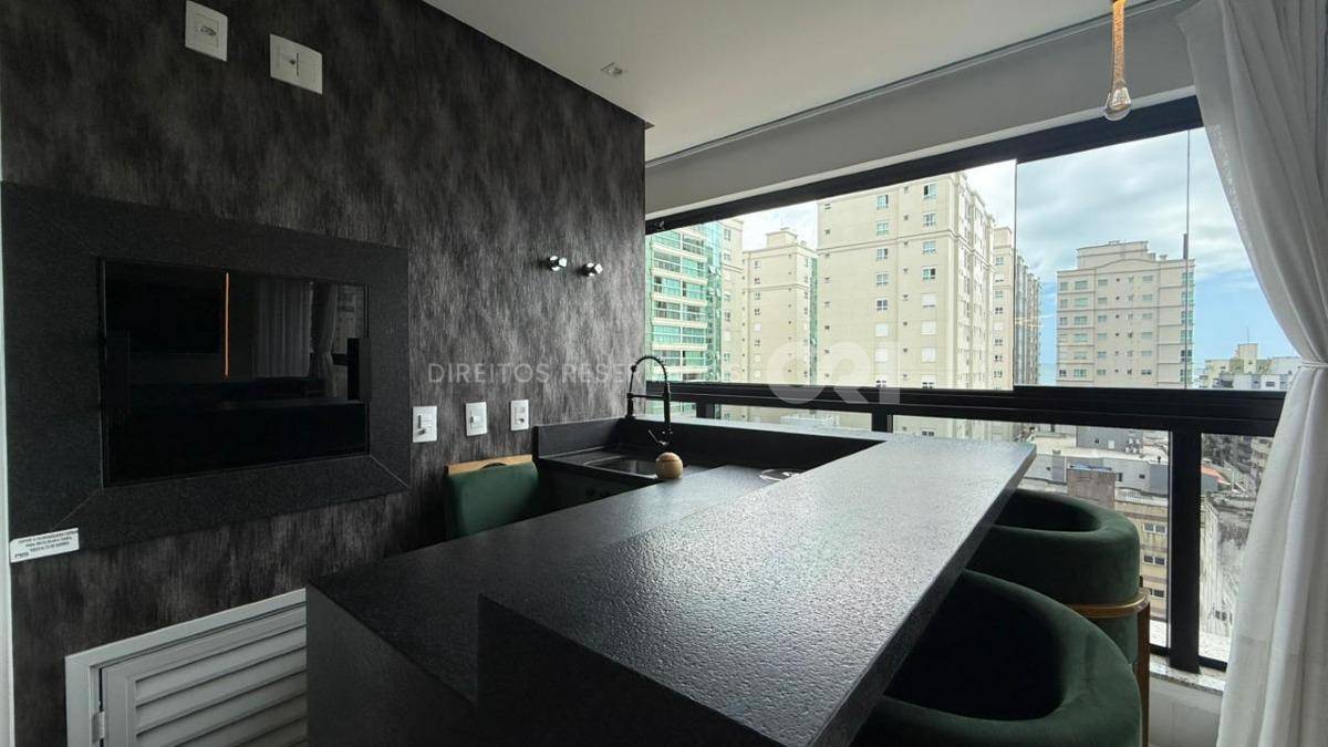 Apartamento 180m² com 4 Suítes no Edifício Noah na Meia Praia em Itapema