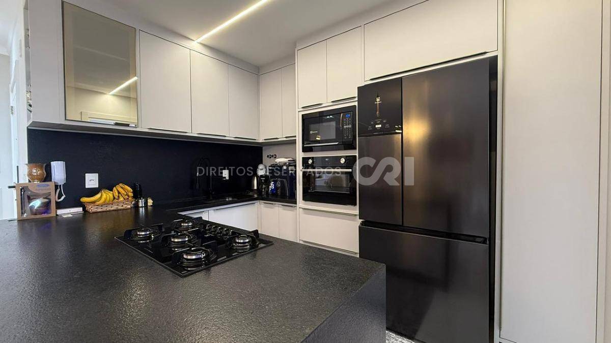 Apartamento 180m² com 4 Suítes no Edifício Noah na Meia Praia em Itapema