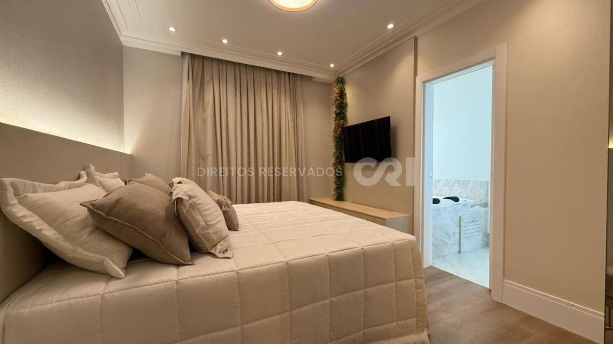 Apartamento 180m² com 4 Suítes no Edifício Noah na Meia Praia em Itapema