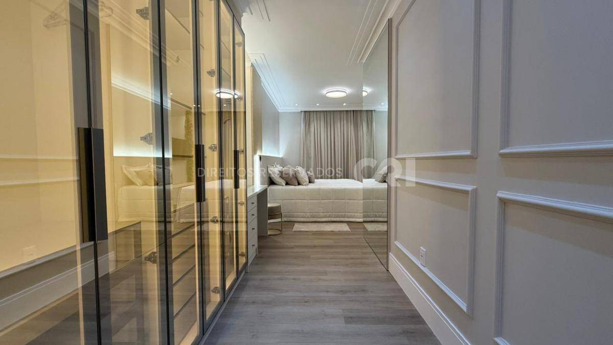 Apartamento 180m² com 4 Suítes no Edifício Noah na Meia Praia em Itapema