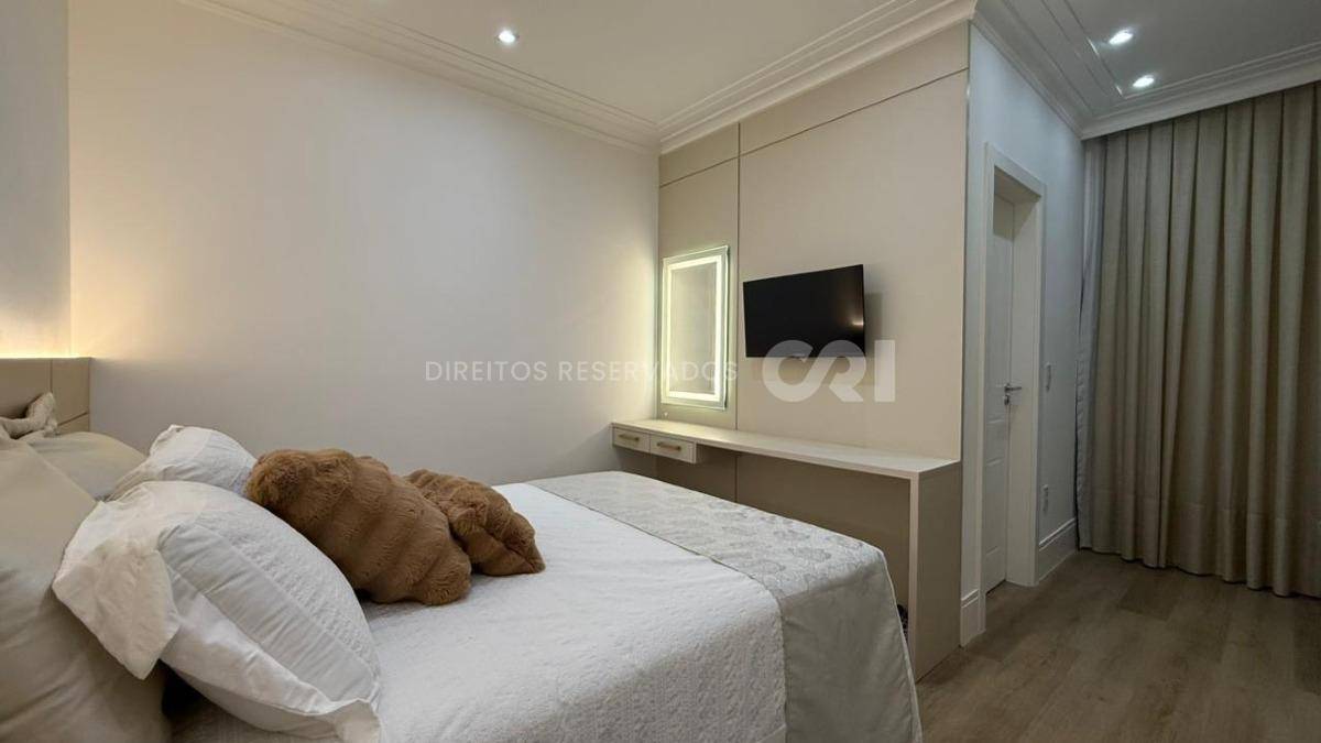 Apartamento 180m² com 4 Suítes no Edifício Noah na Meia Praia em Itapema