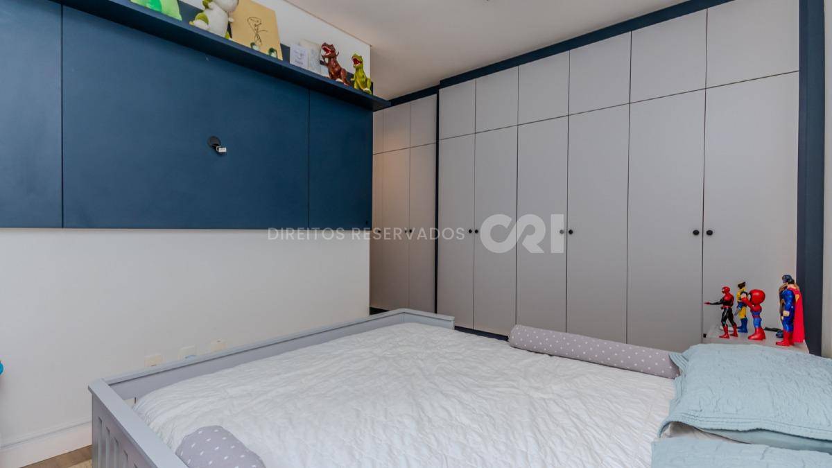 Apartamento mobiliado com 3 suítes no Edifício Amores da Brava na Praia Brava em Itajaí