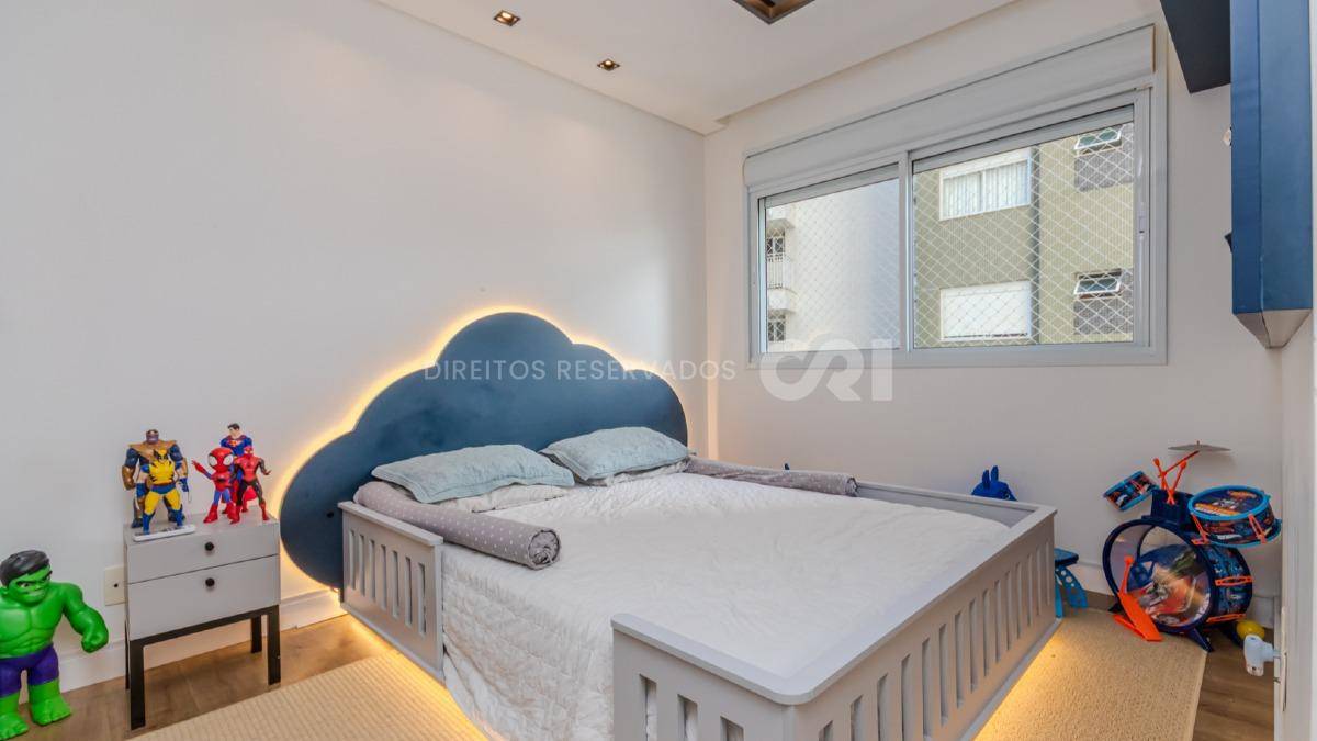 Apartamento mobiliado com 3 suítes no Edifício Amores da Brava na Praia Brava em Itajaí