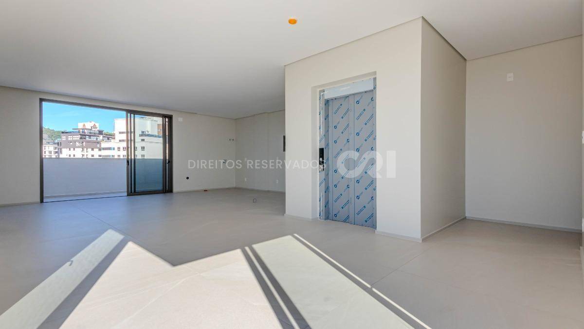 Cobertura duplex com 3 suítes no Edifício In Exclusive Home na Praia Brava em Itajaí