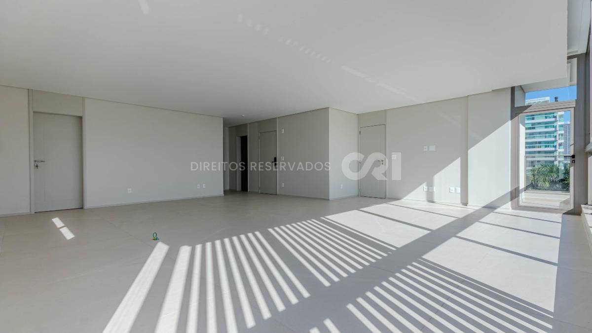 Cobertura duplex com 3 suítes no Edifício In Exclusive Home na Praia Brava em Itajaí