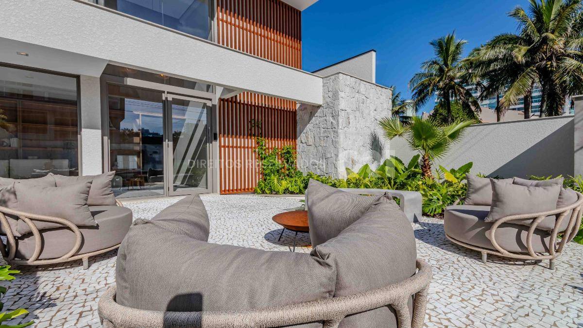 Cobertura duplex com 3 suítes no Edifício In Exclusive Home na Praia Brava em Itajaí