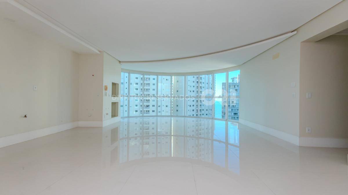 Apartamento no Edifício Le Majestic com 3 suítes no Centro em Balneário Camboriú