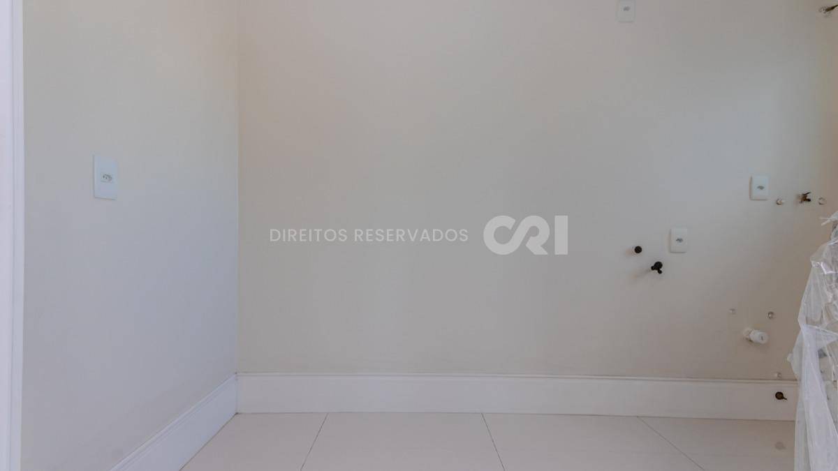 Apartamento duplex com 4 suítes no Residencial Le Majestic no Centro de Balneário Camboriú