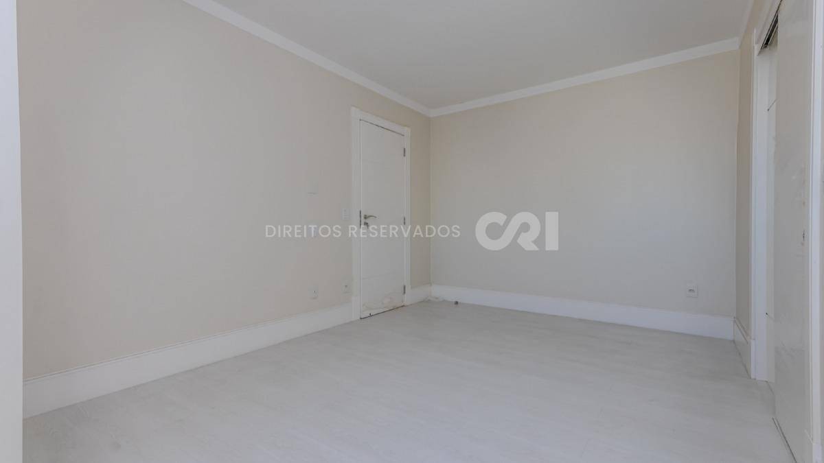 Apartamento duplex com 4 suítes no Residencial Le Majestic no Centro de Balneário Camboriú