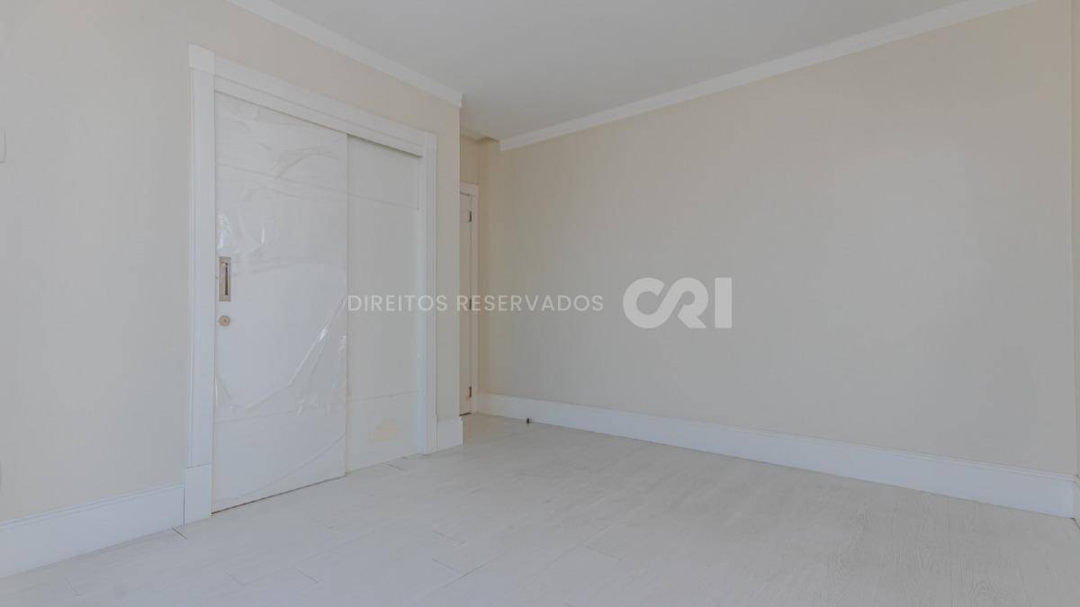 Apartamento duplex com 4 suítes no Residencial Le Majestic no Centro de Balneário Camboriú