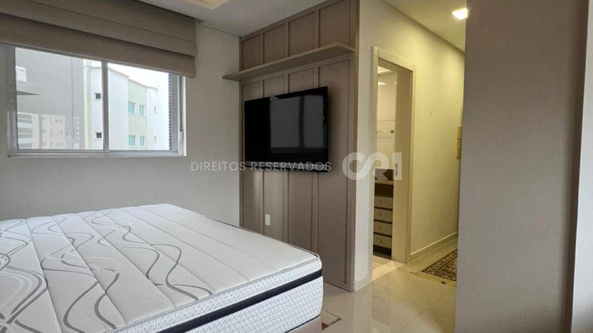 Apartamento com 3 suítes Edifício Las Vegas na Meia Praia em Itapema