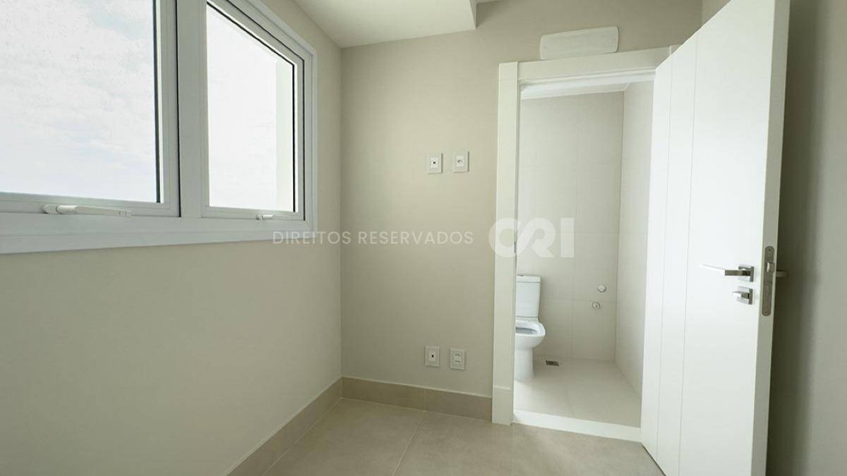 Apartamento com 4 suítes no edifício One Tower, na Barra Sul de Balneário Camboriú