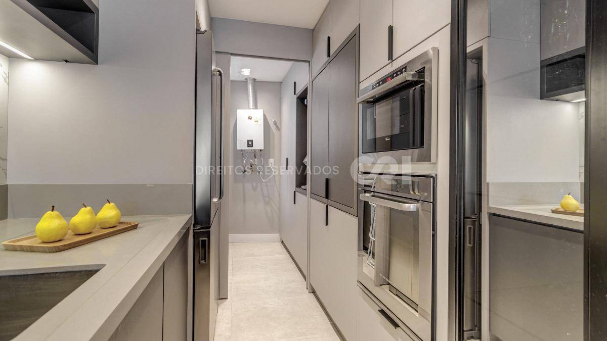 Apartamento com 3 dormitórios no Amores da Brava na Praia Brava em Itajaí