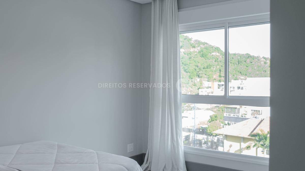 Apartamento mobiliado no Mirage Residence com 4 suítes na Praia Brava em Itajaí