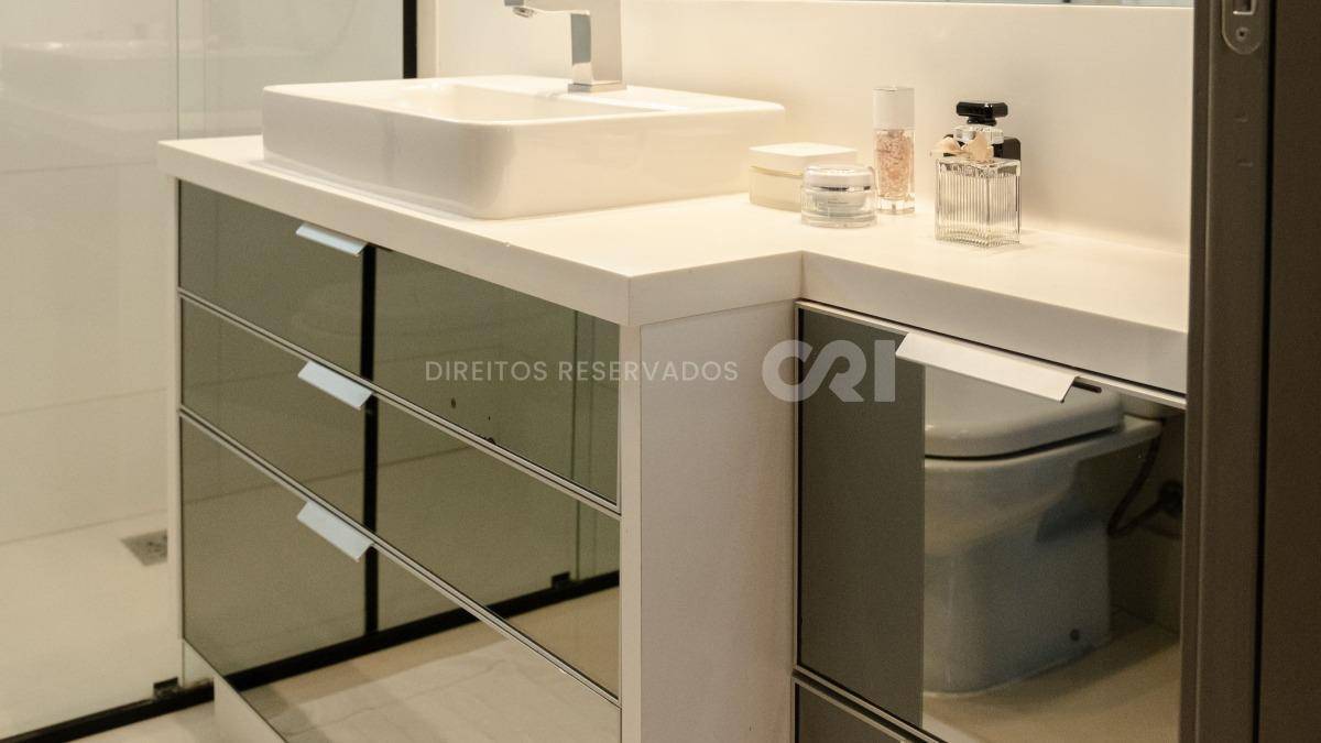 Apartamento mobiliado no Mirage Residence com 4 suítes na Praia Brava em Itajaí