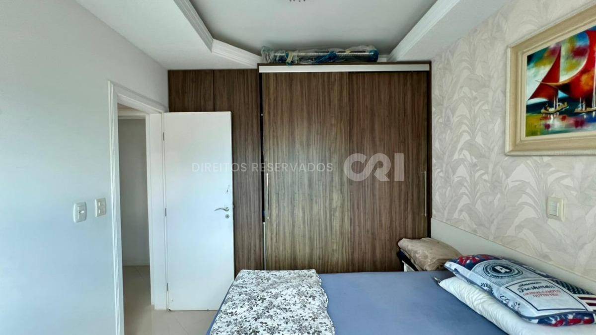 Apartamento com 3 suítes no Residencial Villa do Mar na Meia Praia em Itapema