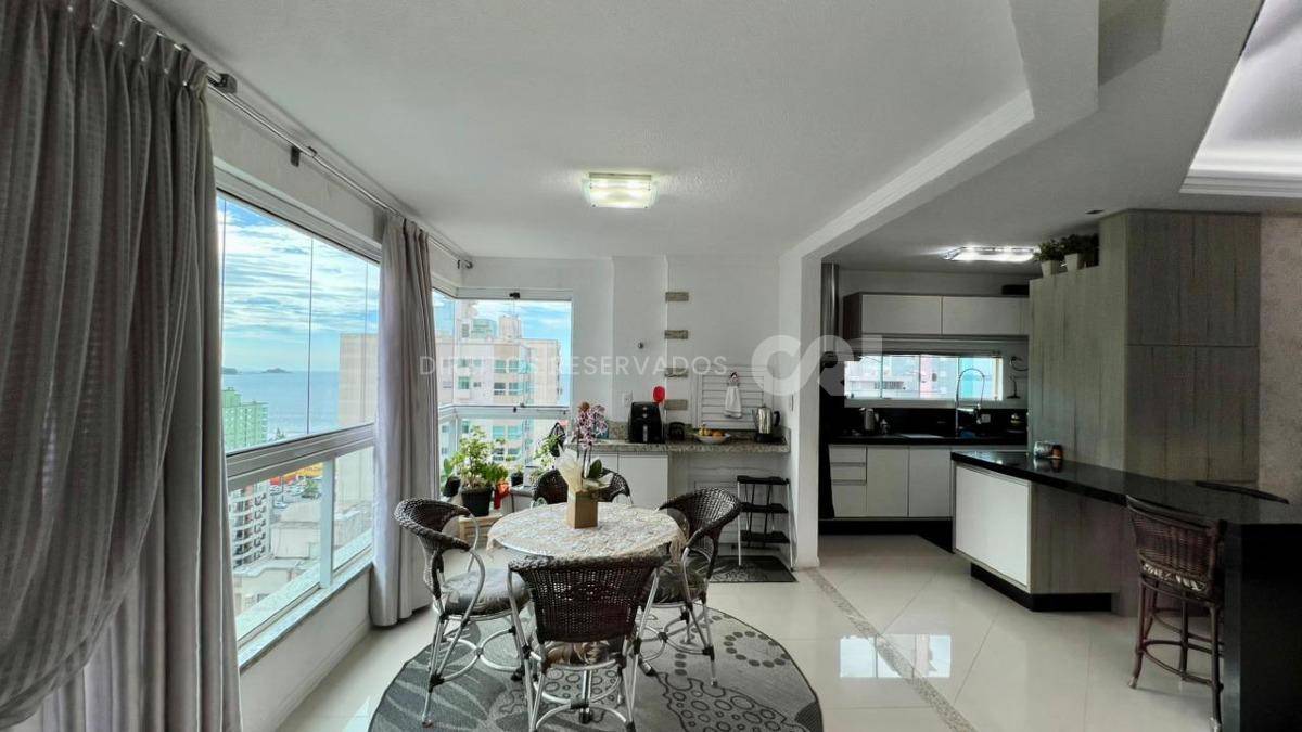 Apartamento com 3 suítes no Residencial Villa do Mar na Meia Praia em Itapema