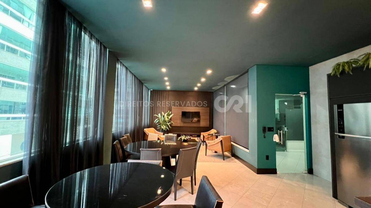 Apartamento com 3 suítes no Residencial Villa do Mar na Meia Praia em Itapema