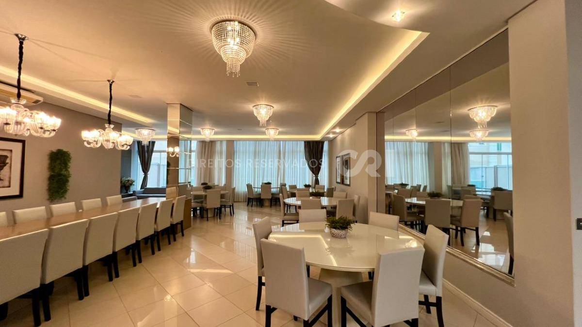 Apartamento com 3 suítes no Residencial Villa do Mar na Meia Praia em Itapema