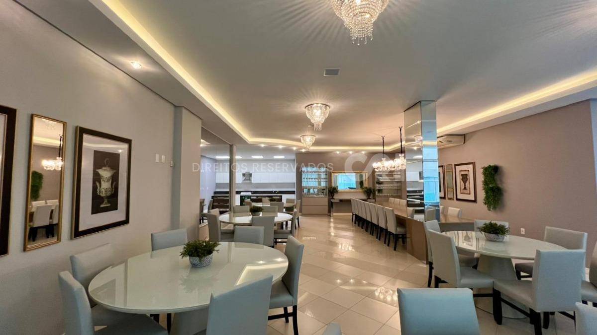Apartamento com 3 suítes no Residencial Villa do Mar na Meia Praia em Itapema