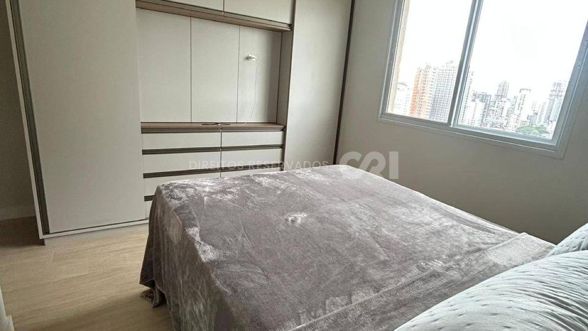 Apartamento com 2 quartos no Vila das Aroeiras na Meia Praia em Itapema