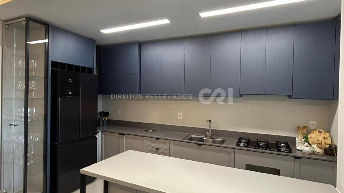 Apartamento com 2 quartos no Vila das Aroeiras na Meia Praia em Itapema