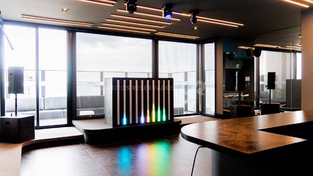 COPA: Apartamento com 4 suítes Doha Tower na Meia Praia Itapema