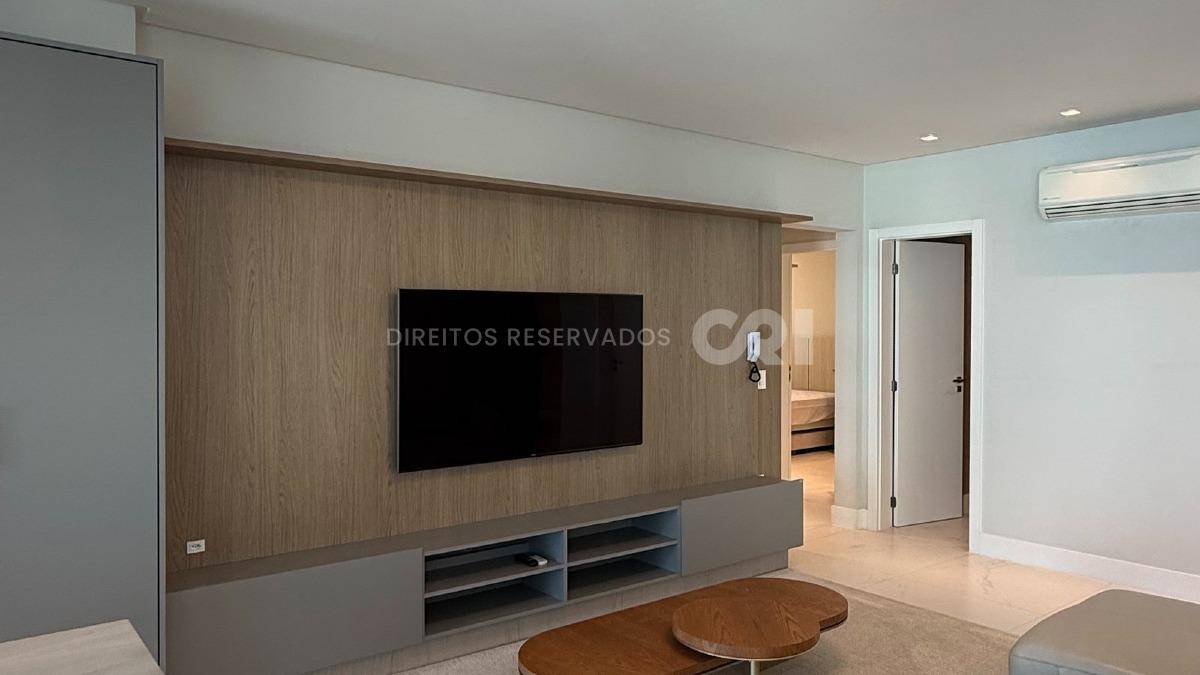 Apartamento com 3 suítes no Garden Square Residence na Meia Praia, Itapema