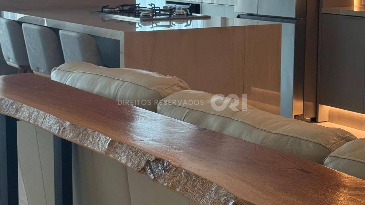 Apartamento com 3 suítes no Garden Square Residence na Meia Praia, Itapema