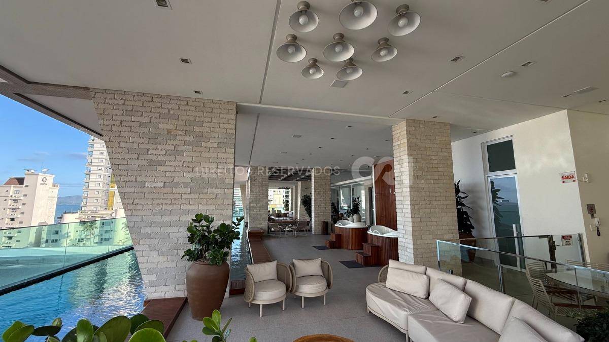 Apartamento com 3 suítes no Garden Square Residence na Meia Praia, Itapema