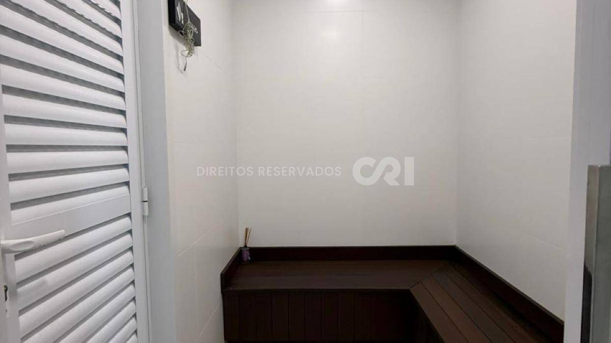 Apartamento quadra mar com 4 suítes no Residencial Milano na Meia Praia Itapema