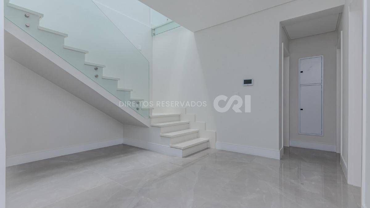 Cobertura Duplex com 3 Suítes no Brava Center Residence na Praia Brava em Itajaí