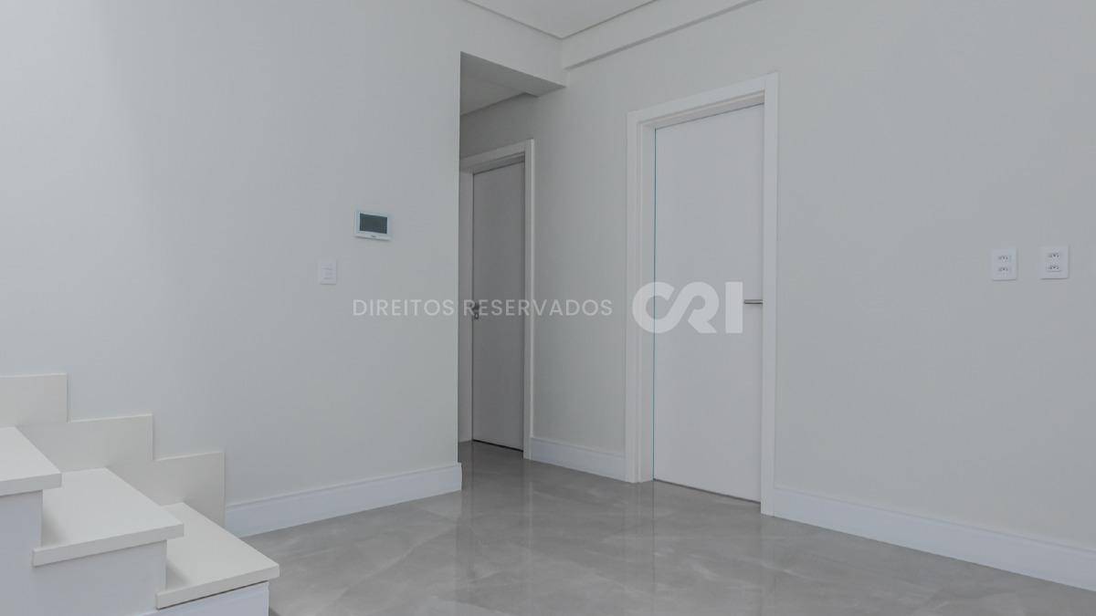 Cobertura Duplex com 3 Suítes no Brava Center Residence na Praia Brava em Itajaí