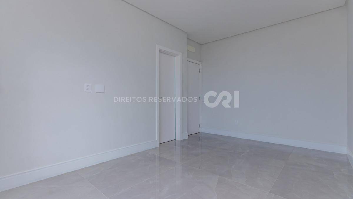 Cobertura Duplex com 3 Suítes no Brava Center Residence na Praia Brava em Itajaí