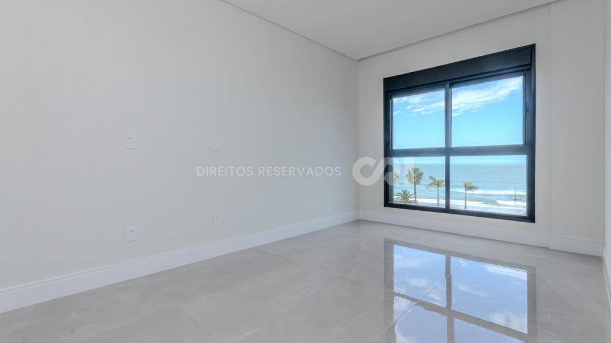 Cobertura Duplex com 3 Suítes no Brava Center Residence na Praia Brava em Itajaí