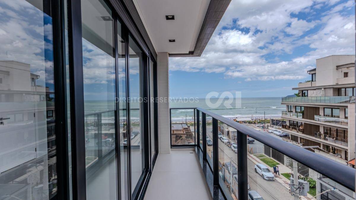 Cobertura Duplex com 3 Suítes no Brava Center Residence na Praia Brava em Itajaí