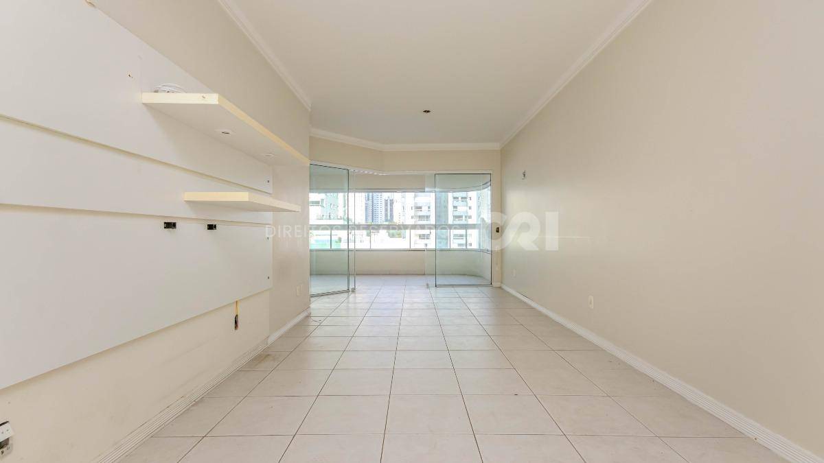 Apartamento com 3 quartos no Edificio Imperialle no Pioneiros em Balneario Camboriú