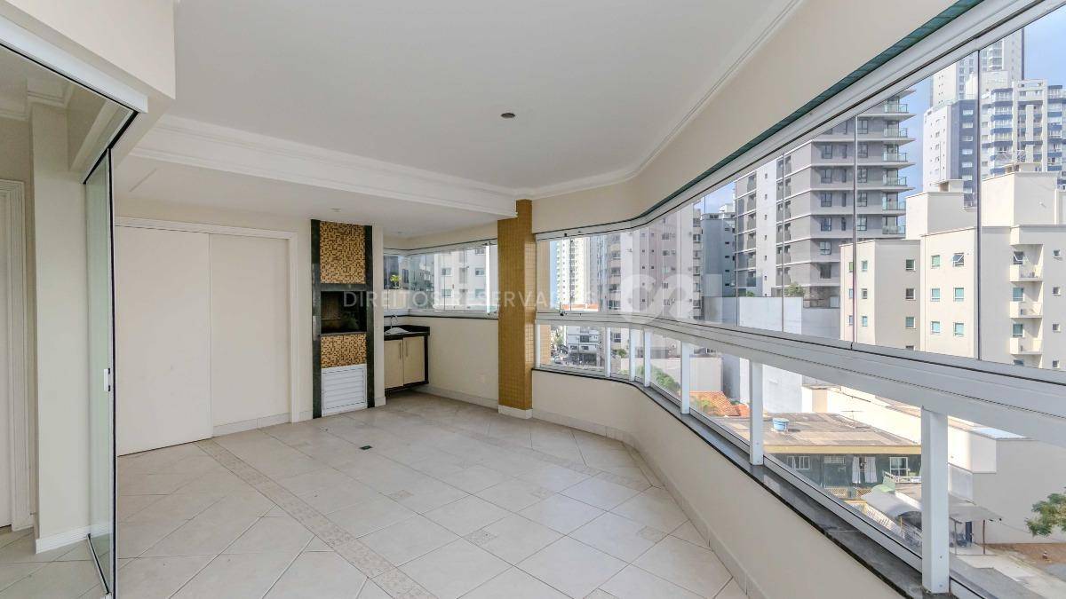 Apartamento com 3 quartos no Edificio Imperialle no Pioneiros em Balneario Camboriú
