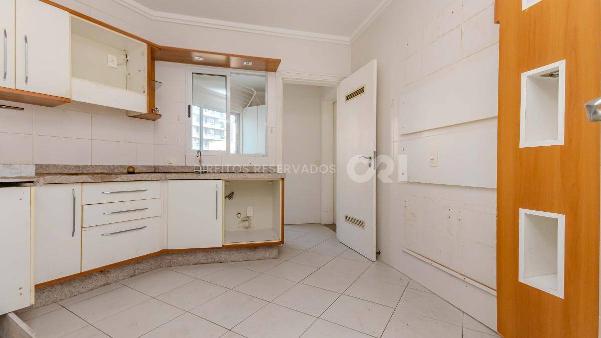 Apartamento com 3 quartos no Edificio Imperialle no Pioneiros em Balneario Camboriú