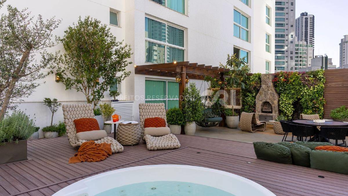 Apartamento Diferenciado com 3 Suítes no Phoenix Tower na Barra Sul de Balneário Camboriú